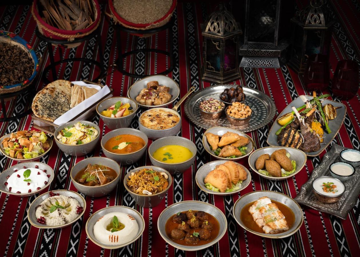 Centara West Bay Hotel & Residences Ad Dawhah Esterno foto A selection of traditional Emirati cuisine