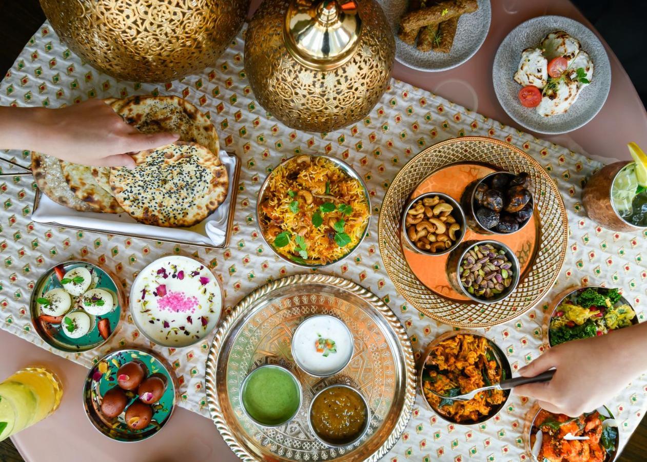 Centara West Bay Hotel & Residences Ad Dawhah Esterno foto A vegetarian meal