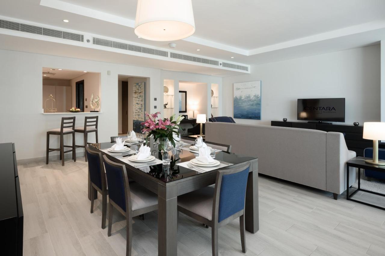 Centara West Bay Hotel & Residences Ad Dawhah Esterno foto A living room at the Ritz-Carlton, DIFC