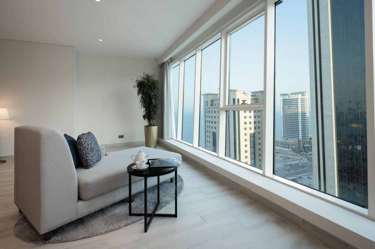 Centara West Bay Hotel & Residences Ad Dawhah Esterno foto A view from a residential apartment